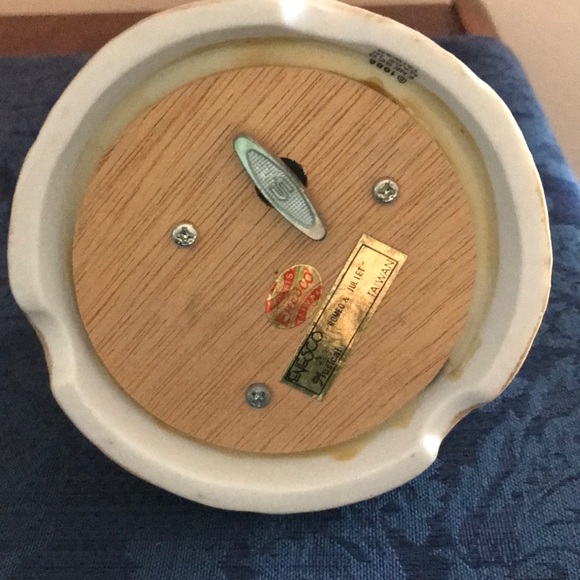 Music box - Picture 3 of 3